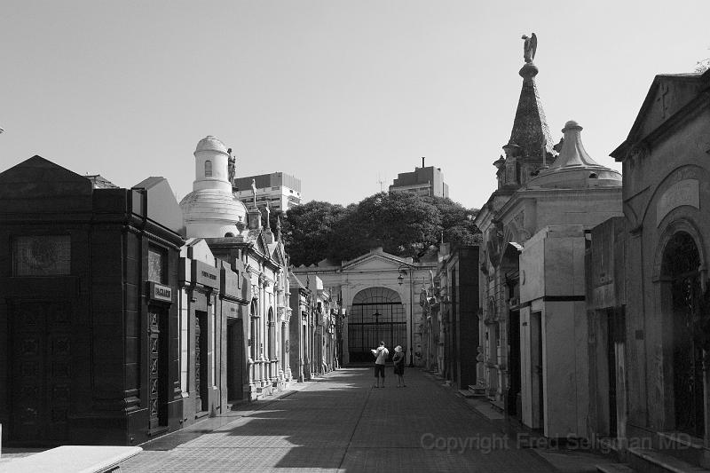 20071203_162827  D2X 4200x2800 v2.jpg - Recoleta Cemetary was founded in 1822 by the Recoletos monks and it is internationally renowned  for having famous sculptures, tombs and mausoleums of illustrious political figures and Argentine families. Among the sculptures there are numerous works by Lola Mora